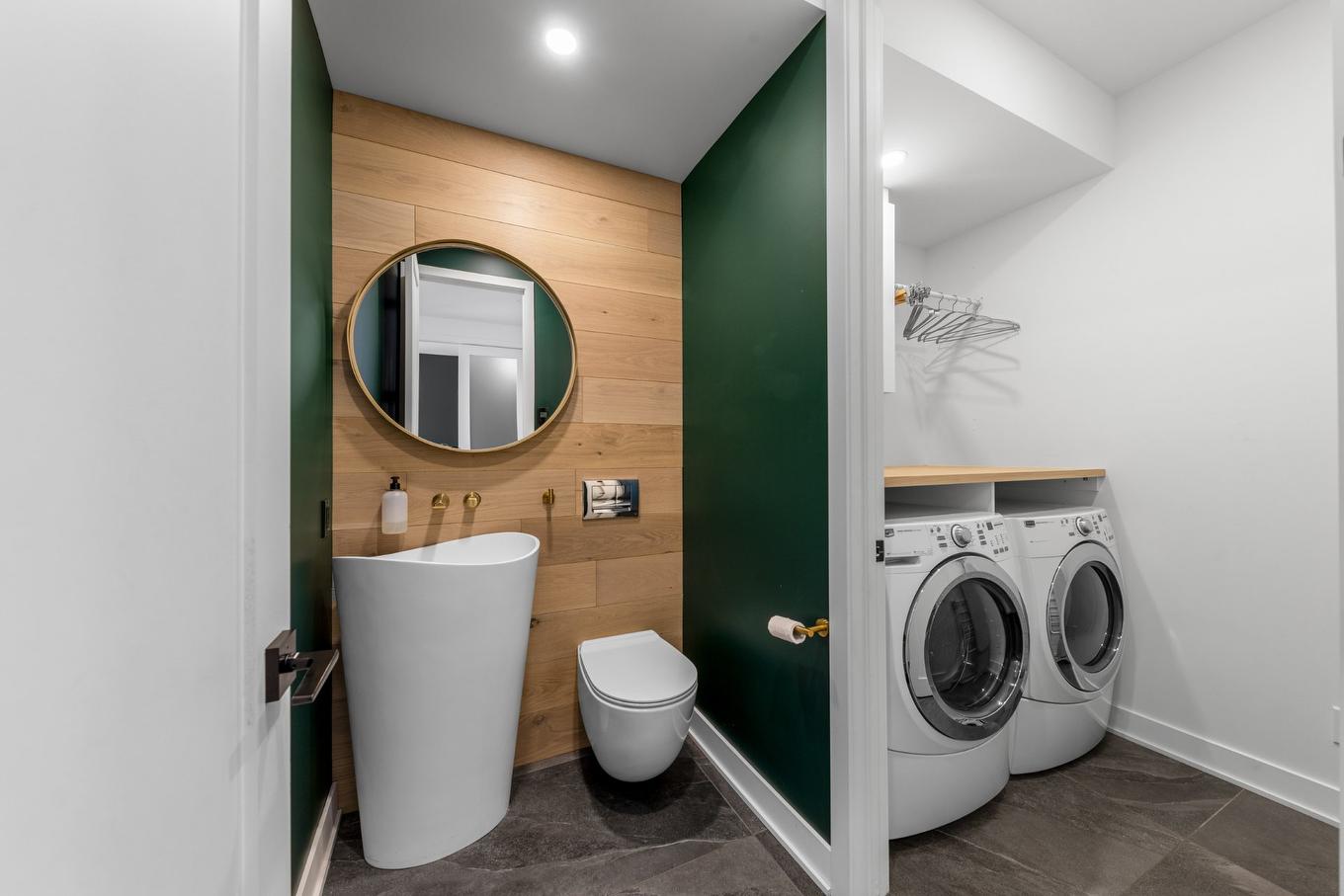 Salle de bains - 2015 Av. De Salaberry, Chambly, QC - Indoor Photo Showing Laundry Room