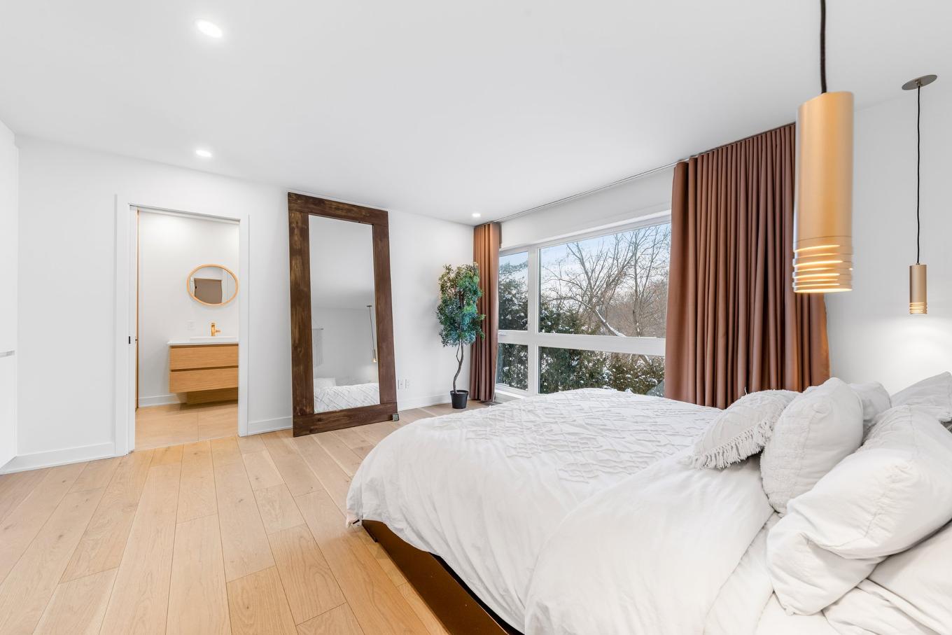 Chambre à coucher principale - 2015 Av. De Salaberry, Chambly, QC - Indoor Photo Showing Bedroom