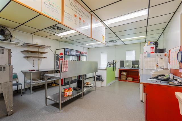 655 Main St, Morris, MB