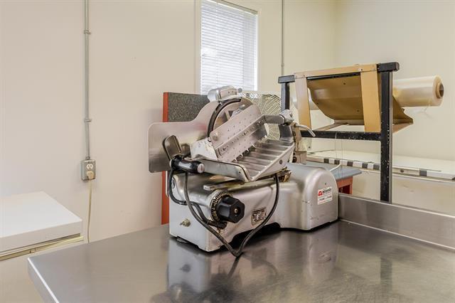 655 Main St, Morris, MB