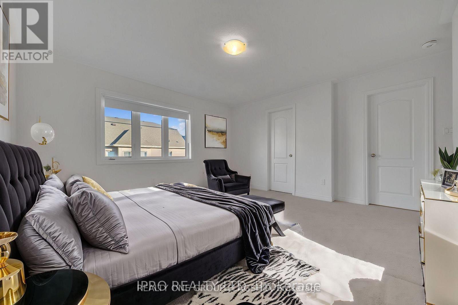 3950 Koenig Road, Burlington, ON - Indoor Photo Showing Bedroom