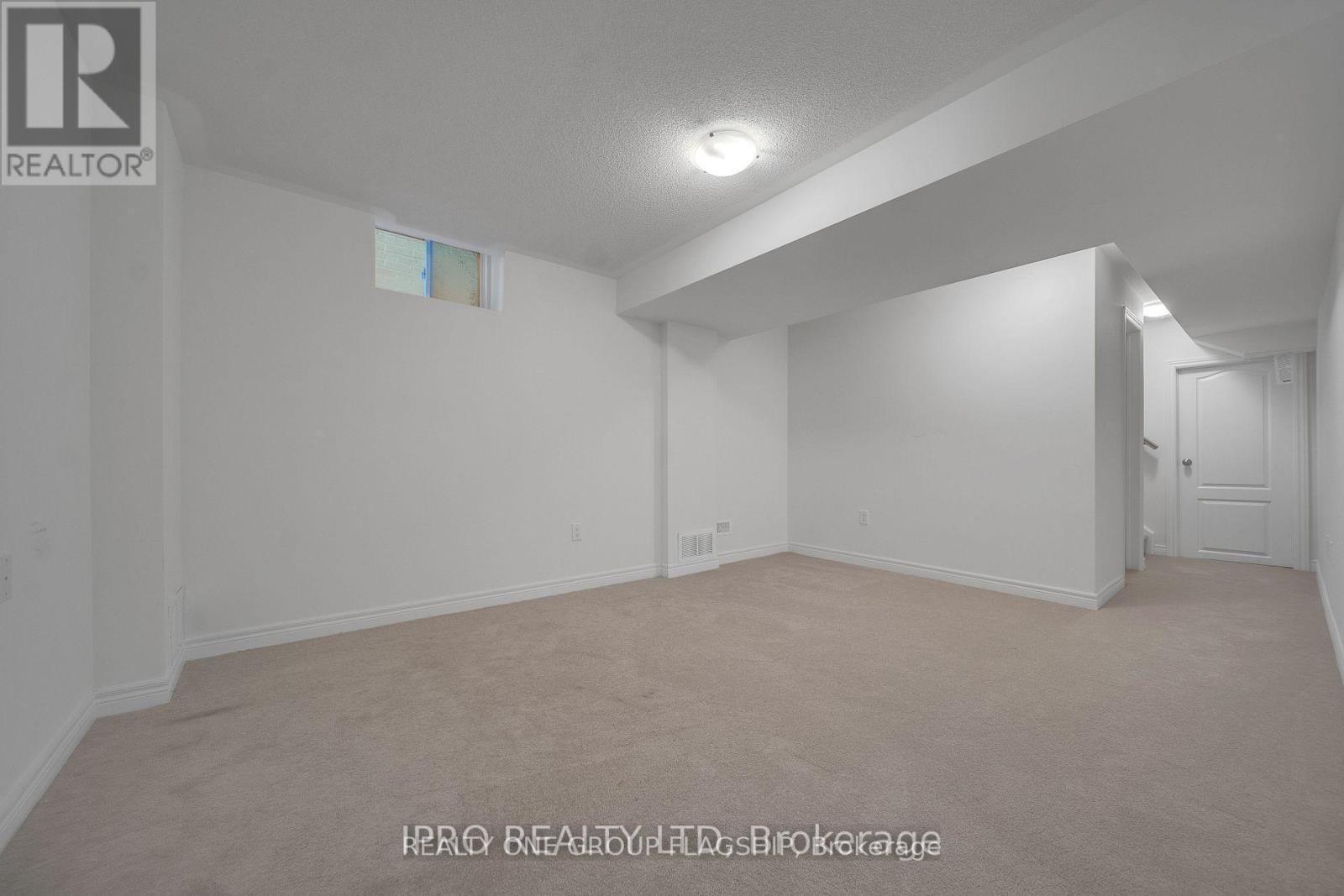 3950 Koenig Road, Burlington, ON - Indoor Photo Showing Other Room