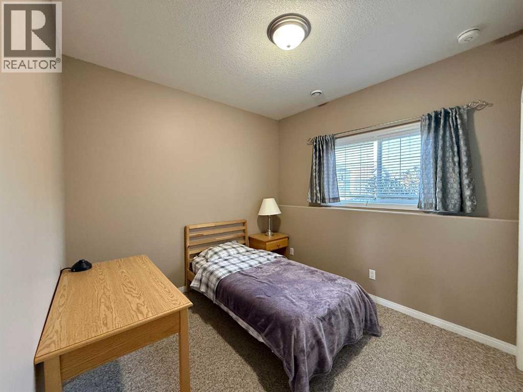 294 Tocher Avenue, Hinton, AB - Indoor Photo Showing Bedroom
