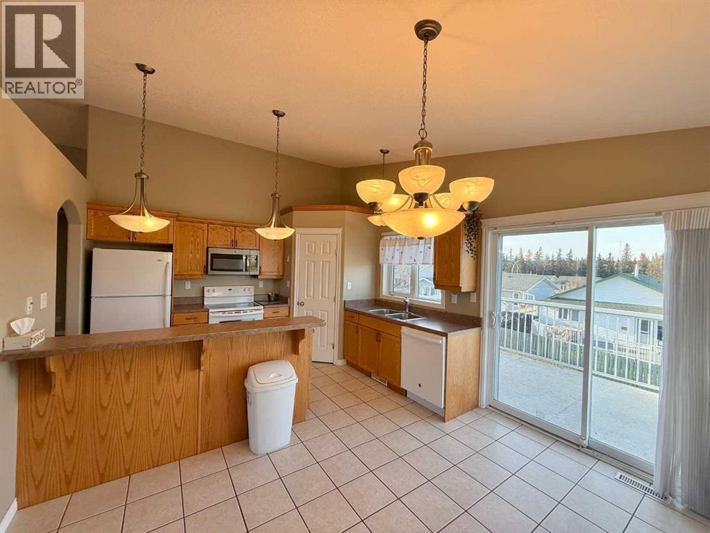 294 Tocher Avenue, Hinton, AB - Indoor Photo Showing Kitchen With Double Sink