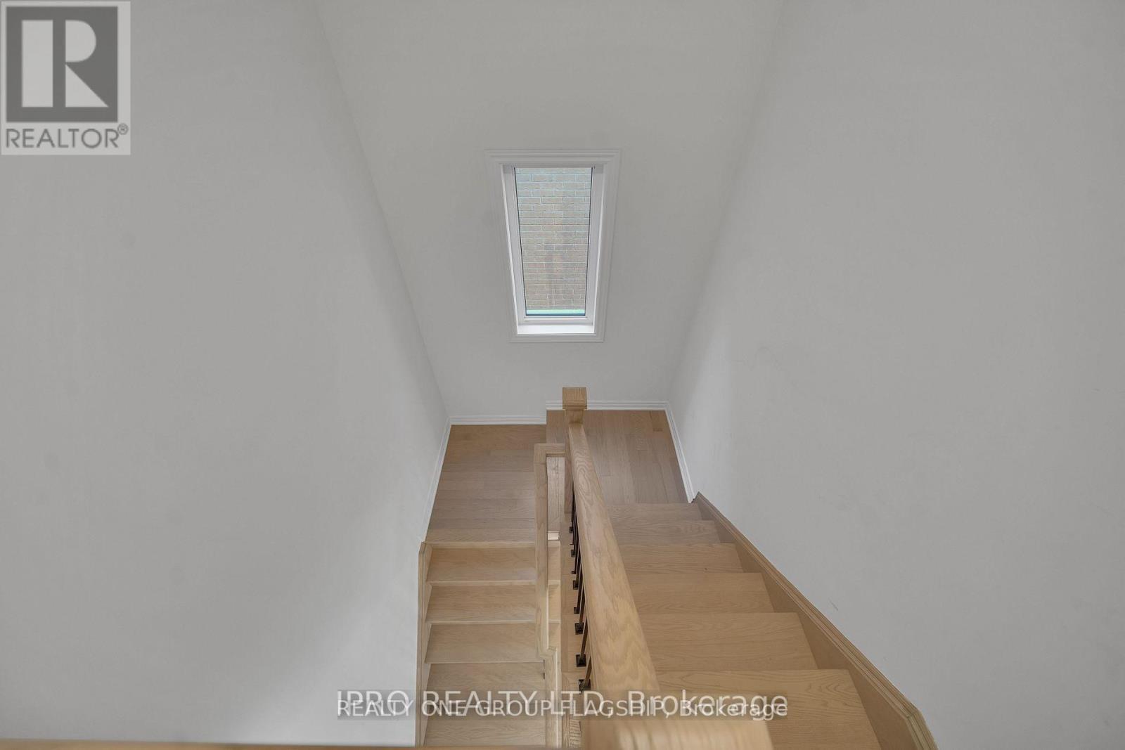 3950 Koenig Road, Burlington, ON - Indoor Photo Showing Other Room