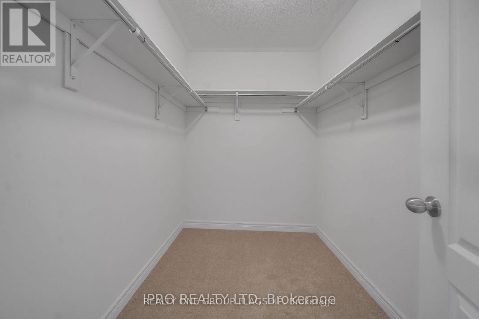 3950 Koenig Road, Burlington, ON - Indoor With Storage