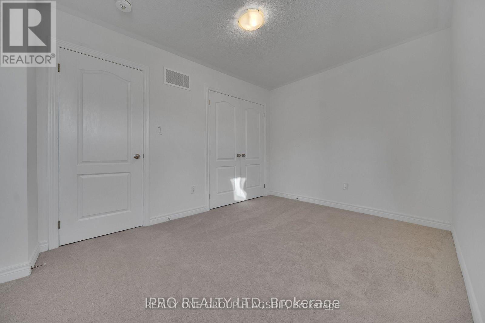 3950 Koenig Road, Burlington, ON - Indoor Photo Showing Other Room