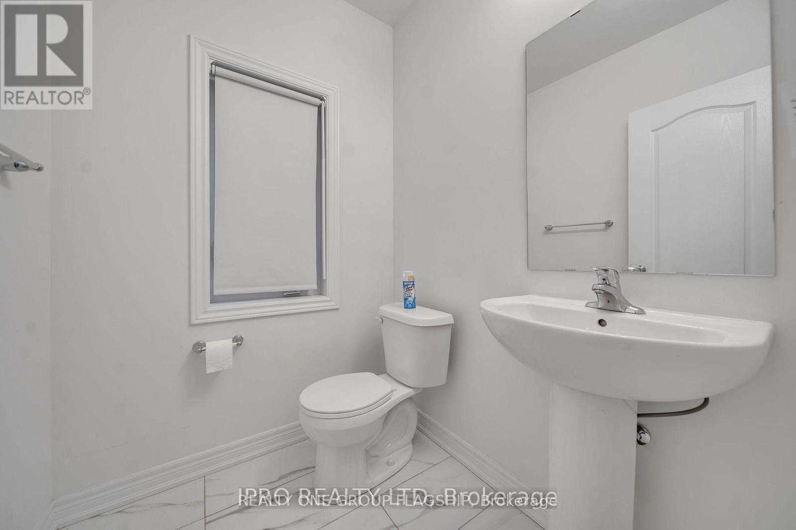 3950 Koenig Road, Burlington, ON - Indoor Photo Showing Bathroom