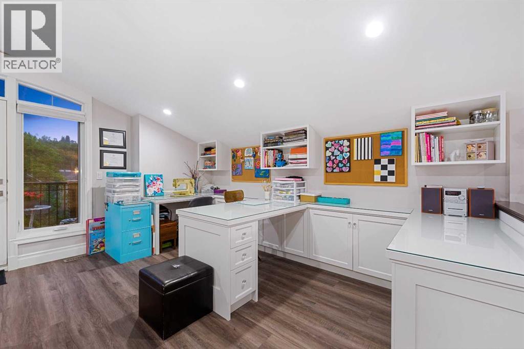 Flex space on lofted level - 922 5 Street Nw, Calgary, AB - Indoor