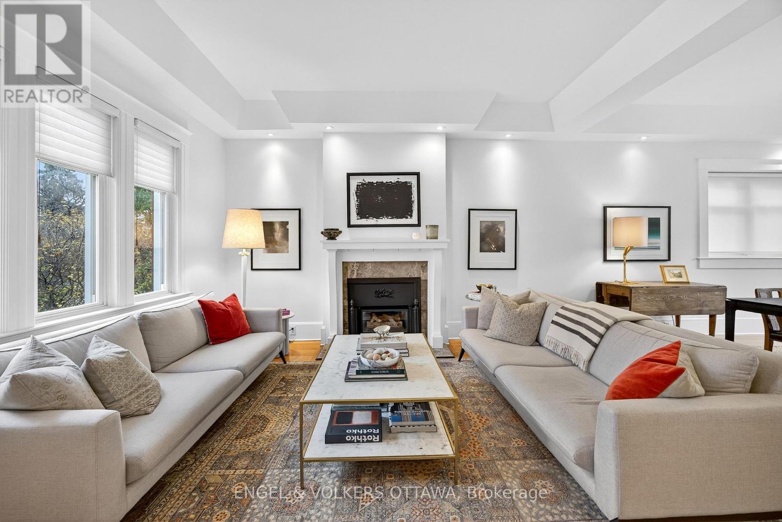 297 Clemow Avenue, Ottawa, ON - Indoor Photo Showing Living Room With Fireplace