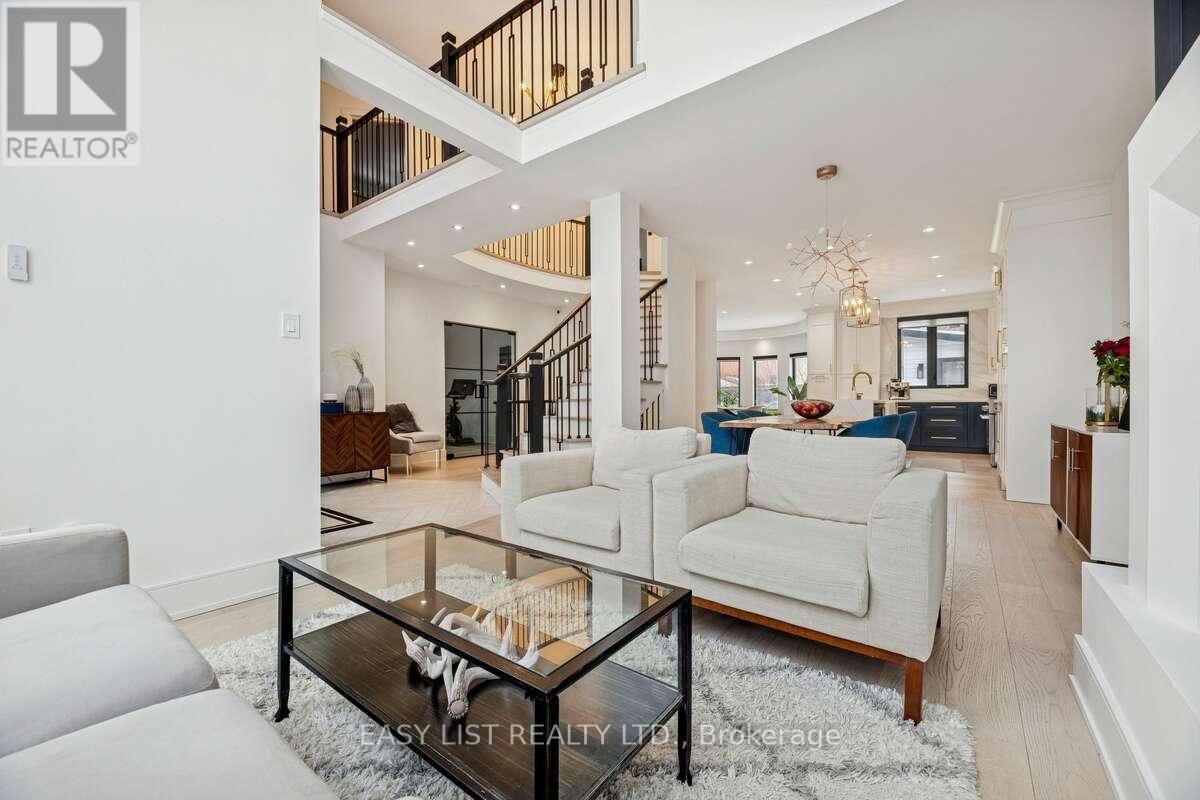 6 Devonridge Crescent, Toronto, ON - Indoor Photo Showing Living Room