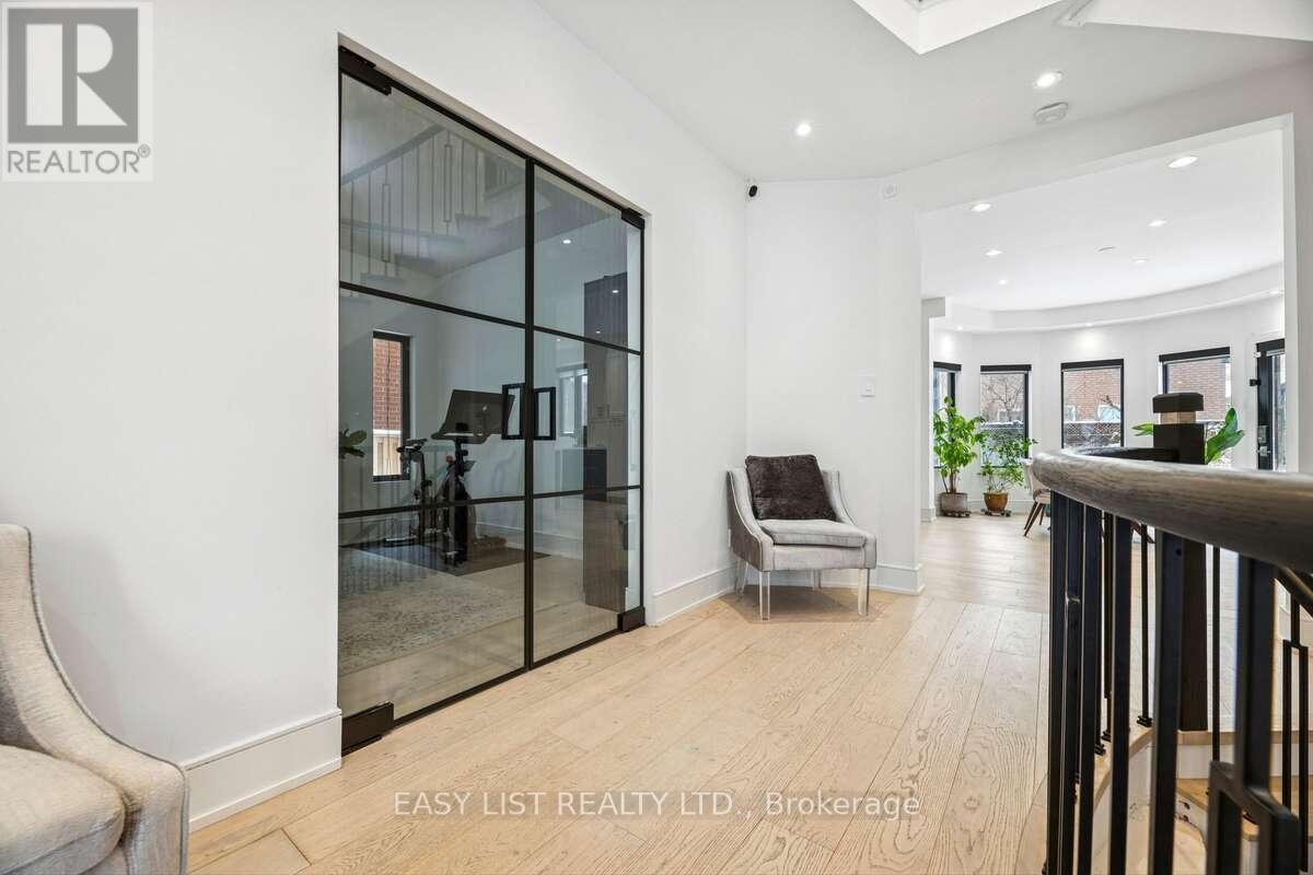 6 Devonridge Crescent, Toronto, ON - Indoor Photo Showing Other Room