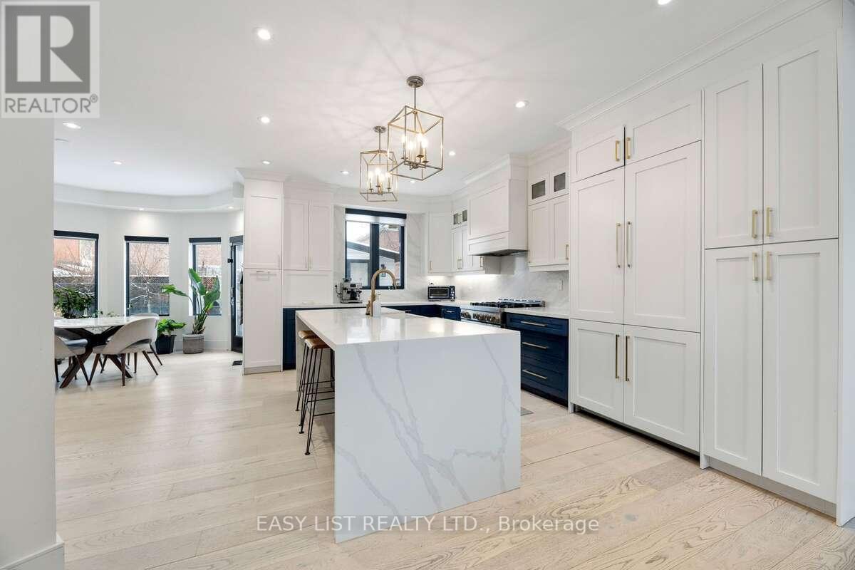 6 Devonridge Crescent, Toronto, ON - Indoor Photo Showing Kitchen With Upgraded Kitchen