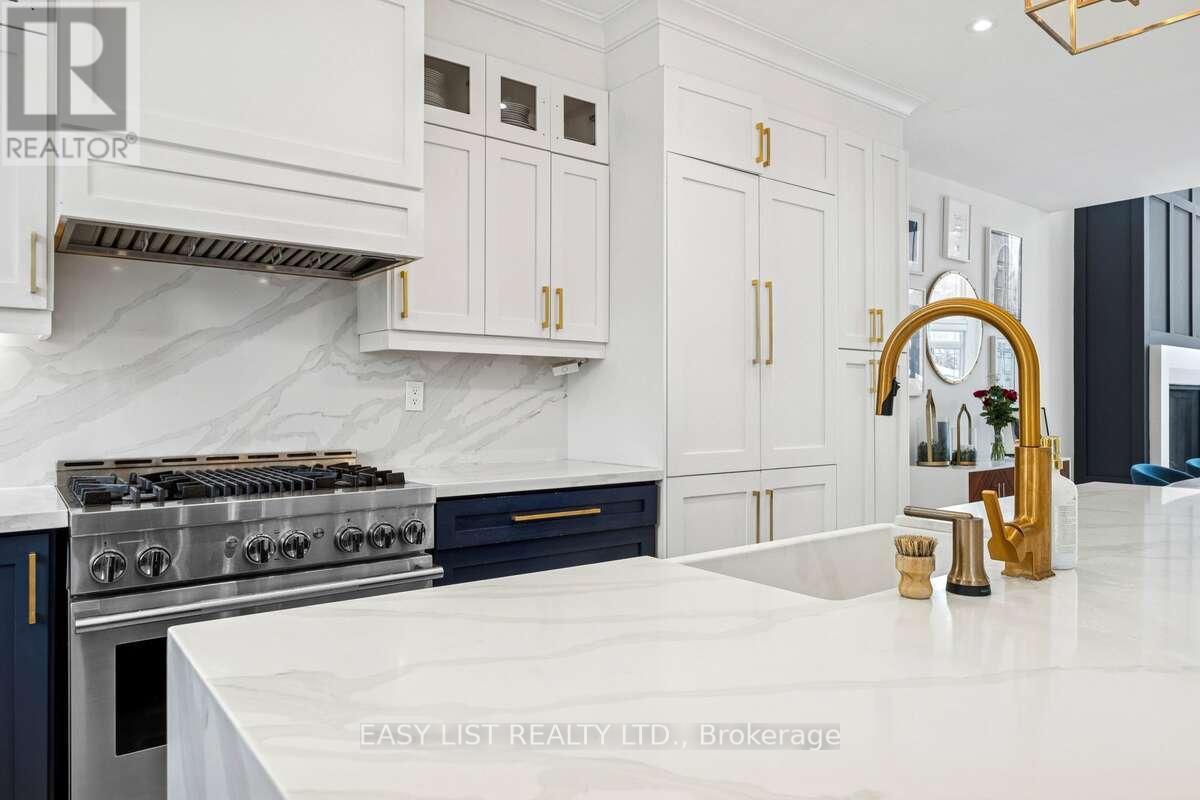 6 Devonridge Crescent, Toronto, ON - Indoor Photo Showing Kitchen