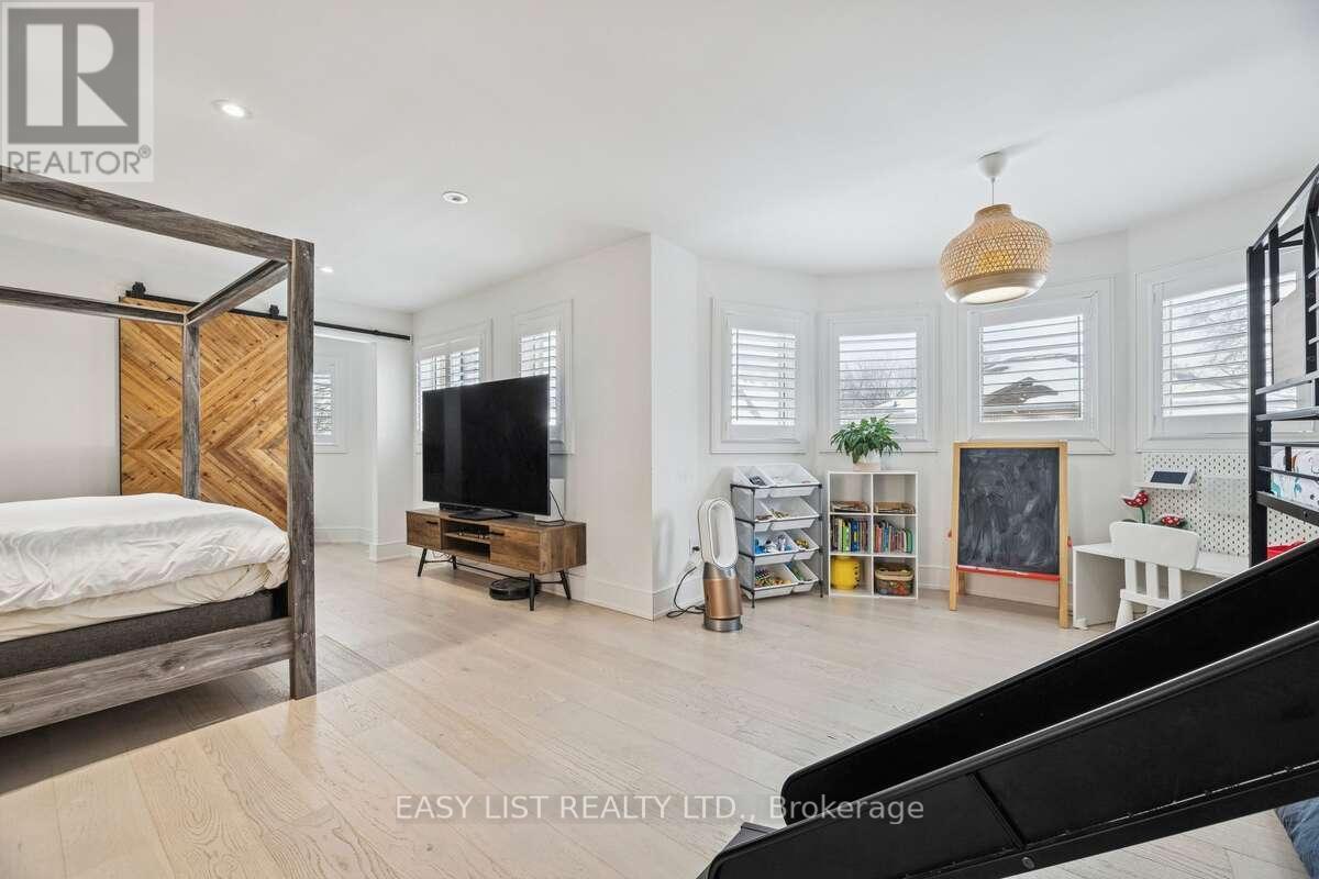 6 Devonridge Crescent, Toronto, ON - Indoor Photo Showing Bedroom