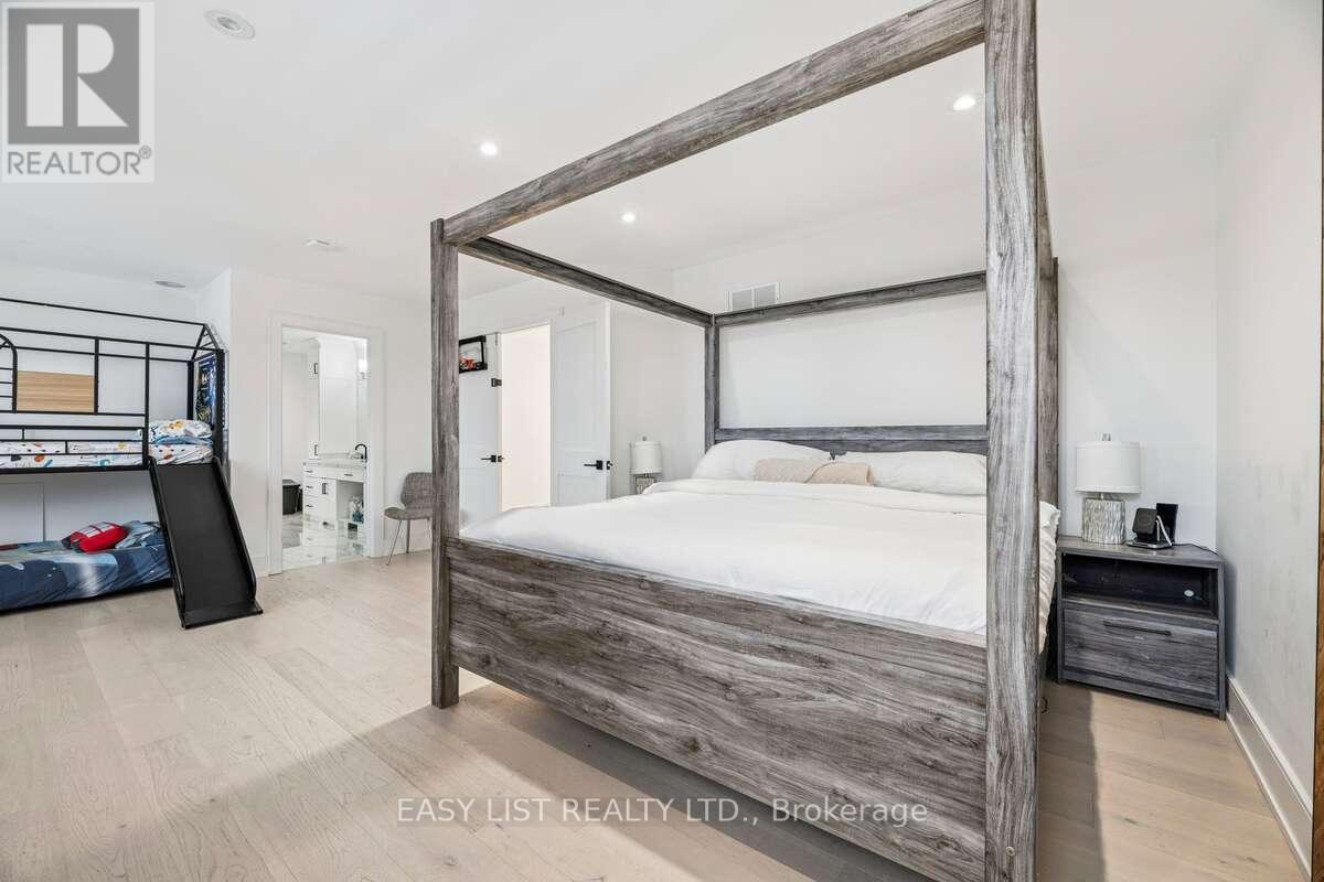 6 Devonridge Crescent, Toronto, ON - Indoor Photo Showing Bedroom