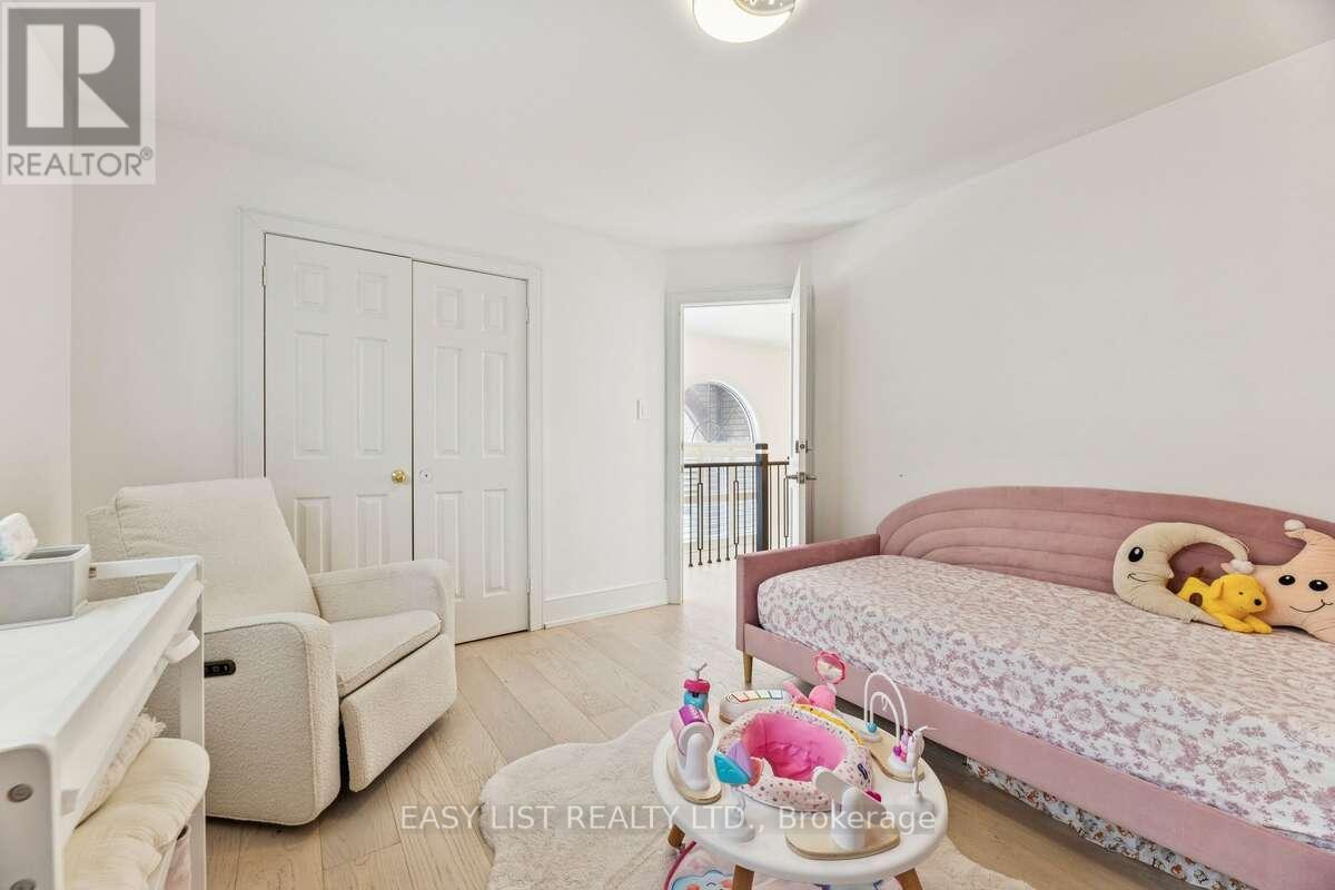 6 Devonridge Crescent, Toronto, ON - Indoor Photo Showing Bedroom