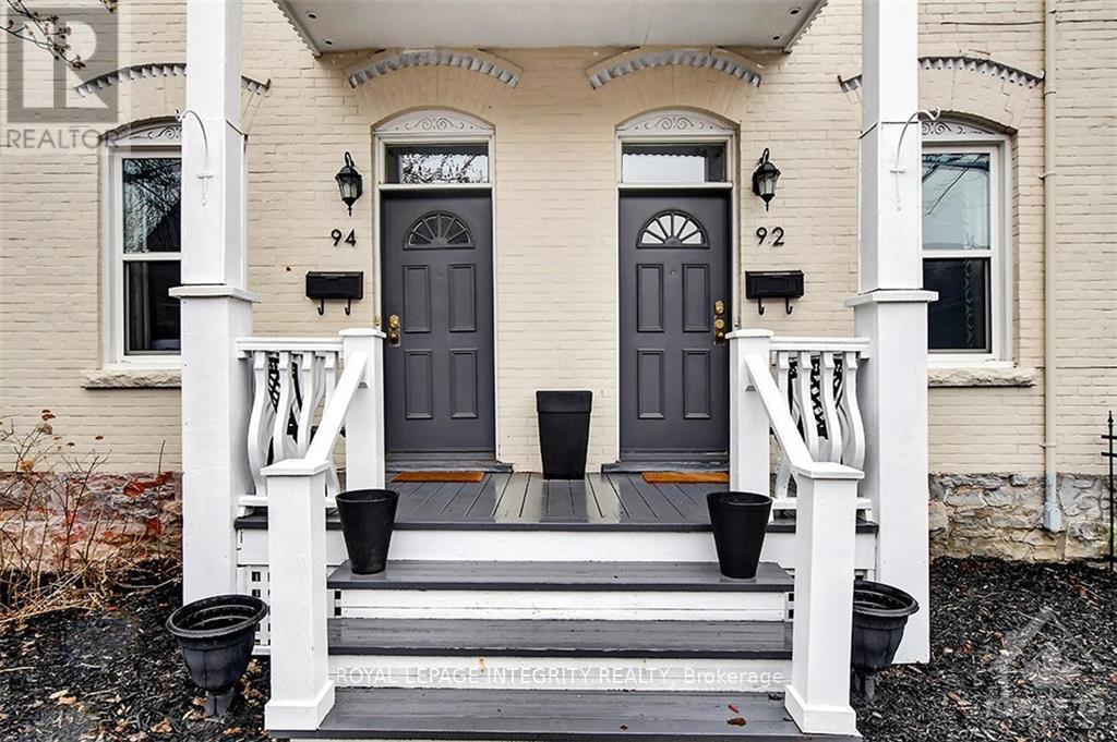 94 St Andrew Street, Ottawa, ON