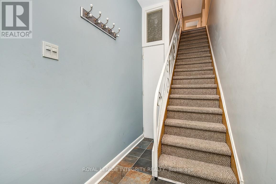 94 St Andrew Street, Ottawa, ON