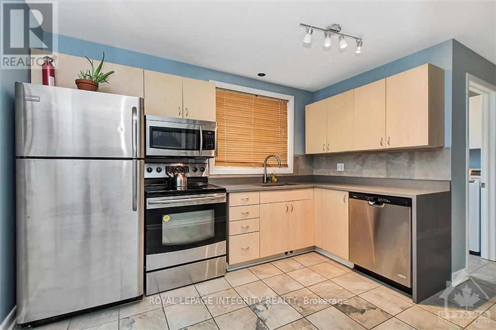 94 St Andrew Street, Ottawa, ON