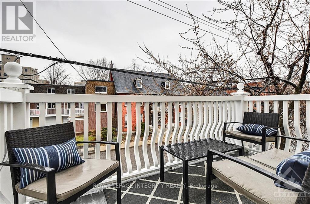 94 St Andrew Street, Ottawa, ON