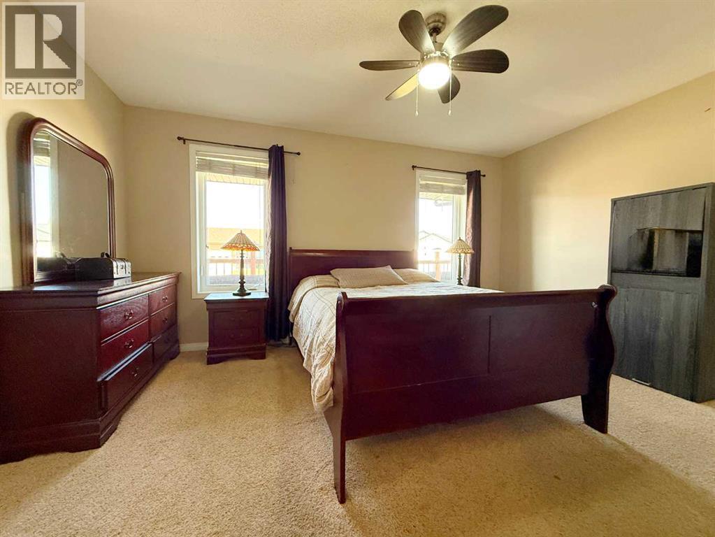 2905 10 Avenue, Wainwright, AB - Indoor Photo Showing Bedroom