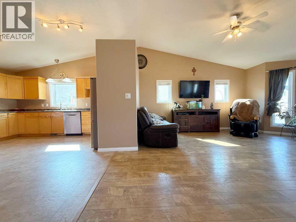 2905 10 Avenue, Wainwright, AB - Indoor