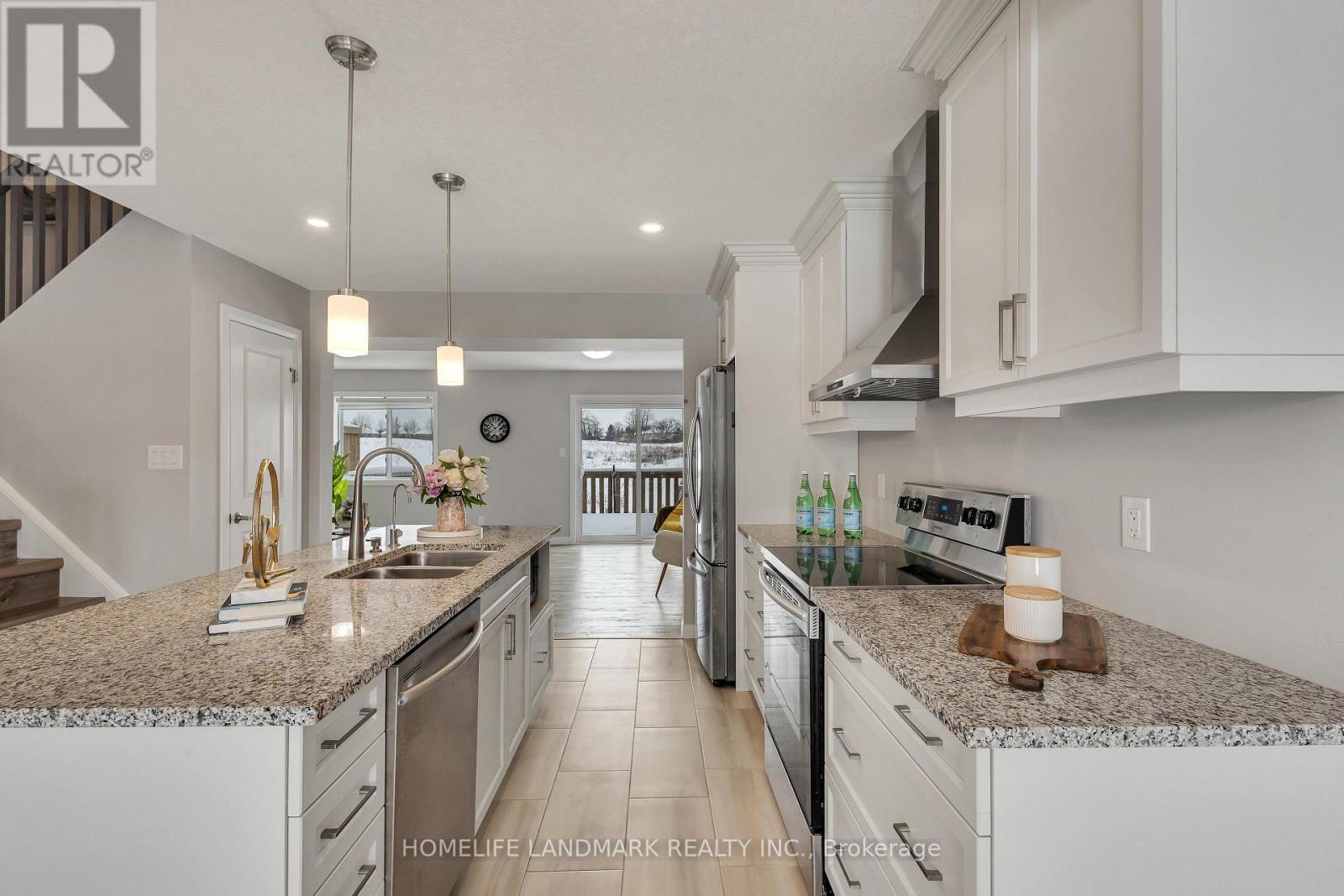 492 Wismer Street, Waterloo, ON - Indoor Photo Showing Kitchen With Double Sink With Upgraded Kitchen