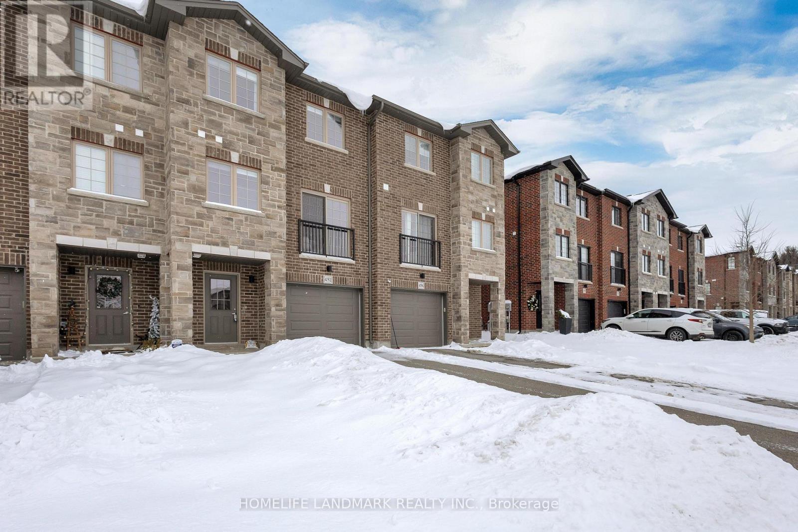 492 Wismer Street, Waterloo, ON - Outdoor With Facade