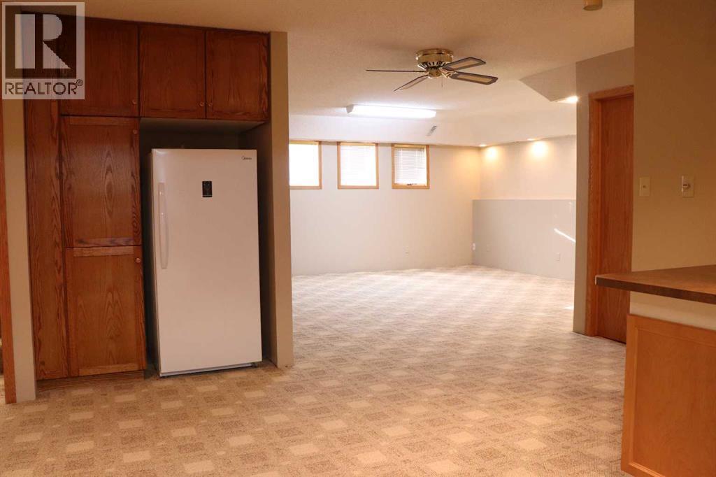 164 Mt Crandell Crescent W, Lethbridge, AB - Indoor