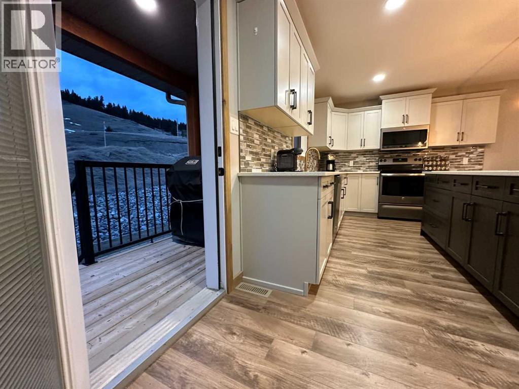 67 Ironstone Drive, Coleman, AB - Indoor Photo Showing Kitchen