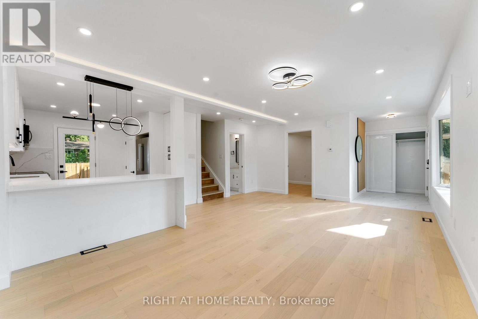 2700 Priscilla Street, Ottawa, ON - Indoor Photo Showing Other Room