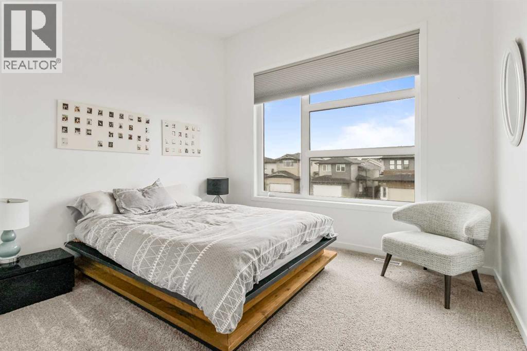 668 Aquitania Boulevard W, Lethbridge, AB - Indoor Photo Showing Bedroom