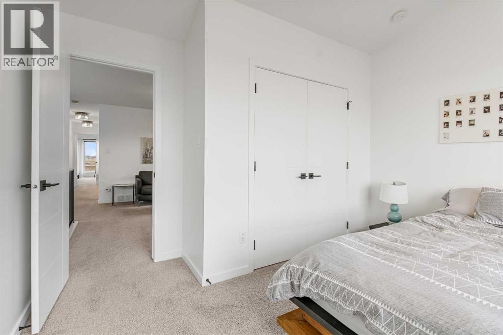 668 Aquitania Boulevard W, Lethbridge, AB - Indoor Photo Showing Bedroom