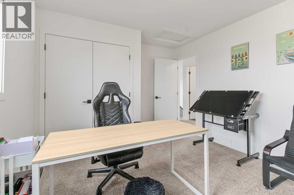 668 Aquitania Boulevard W, Lethbridge, AB - Indoor Photo Showing Office