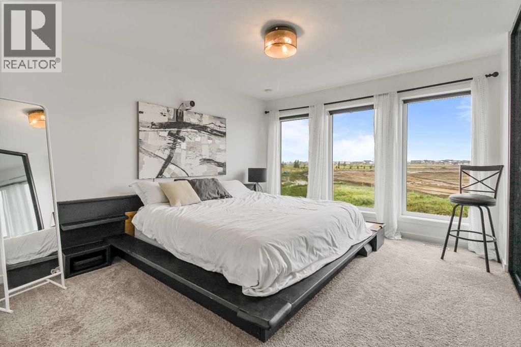 668 Aquitania Boulevard W, Lethbridge, AB - Indoor Photo Showing Bedroom