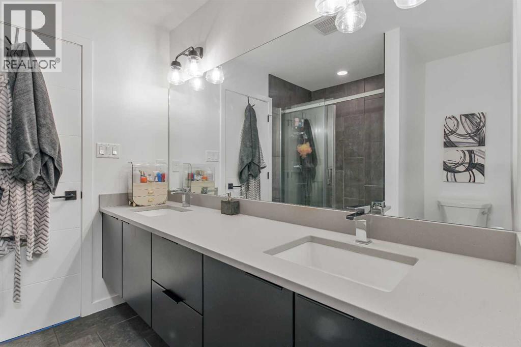 668 Aquitania Boulevard W, Lethbridge, AB - Indoor Photo Showing Bathroom