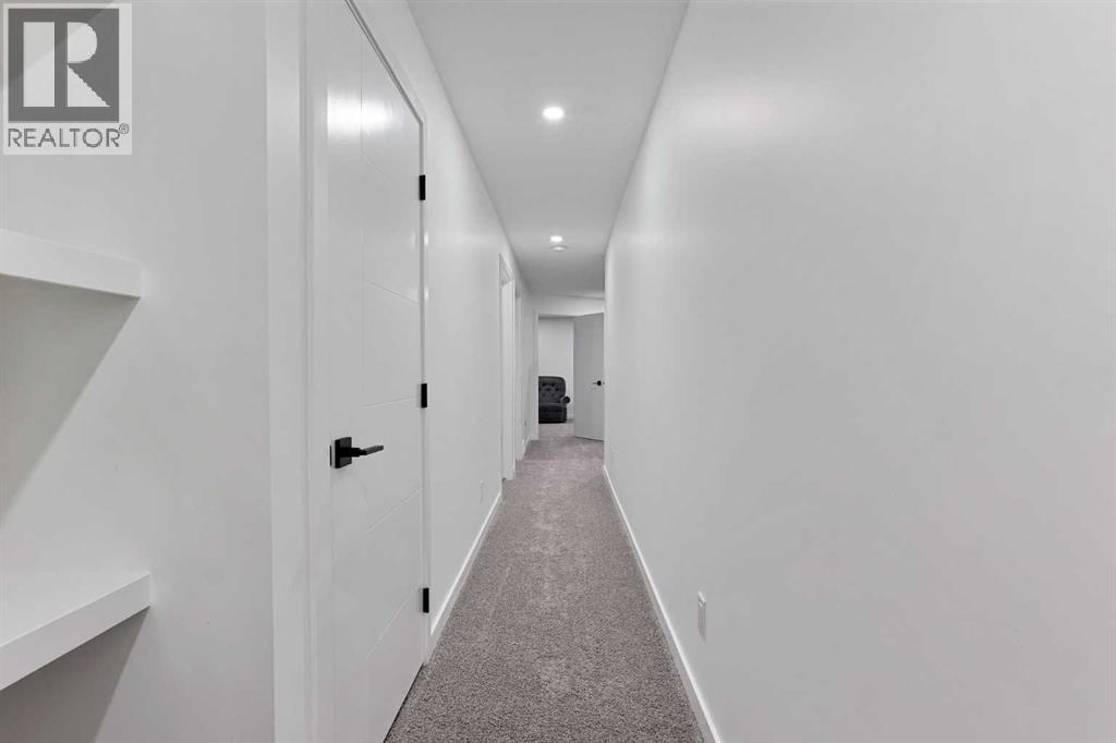 668 Aquitania Boulevard W, Lethbridge, AB - Indoor Photo Showing Other Room