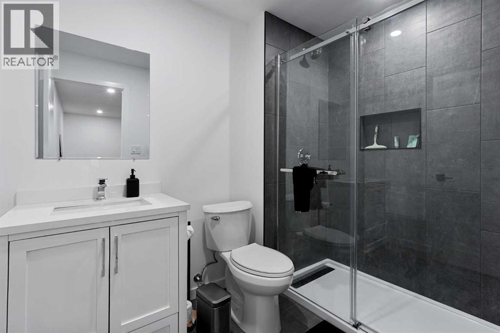668 Aquitania Boulevard W, Lethbridge, AB - Indoor Photo Showing Bathroom