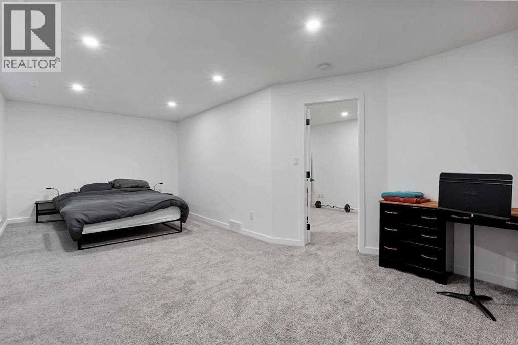 668 Aquitania Boulevard W, Lethbridge, AB - Indoor