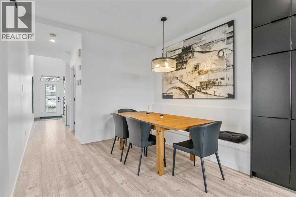 668 Aquitania Boulevard W, Lethbridge, AB - Indoor Photo Showing Dining Room