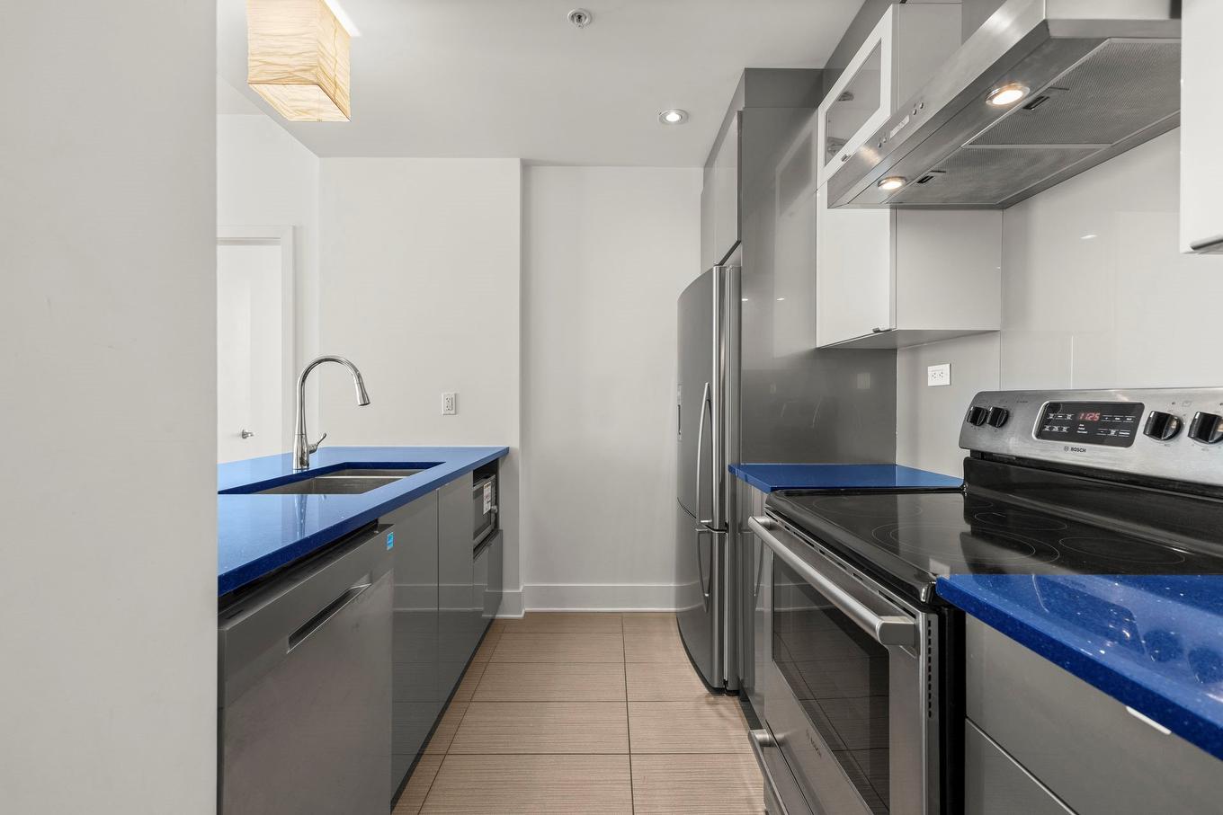 Cuisine - Ph1001-4239 Rue Jean-Talon O., Montréal (Côte-Des-Neiges/Notre-Dame-De-Grâce), QC - Indoor Photo Showing Kitchen With Double Sink