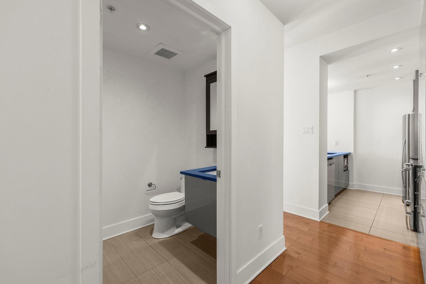 Hall d'entrée/Vestibule - Ph1001-4239 Rue Jean-Talon O., Montréal (Côte-Des-Neiges/Notre-Dame-De-Grâce), QC - Indoor Photo Showing Bathroom