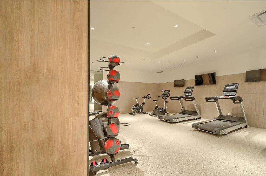 Exercise room - 1908-60 Rue De L'Éclipse, Brossard, QC - Indoor Photo Showing Gym Room