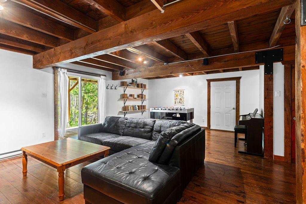 Salle familiale - 1340 Av. Morin, Chertsey, QC - Indoor
