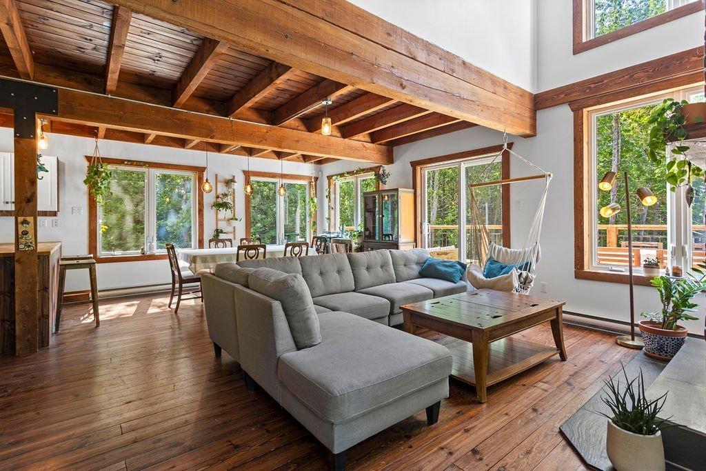 Salon - 1340 Av. Morin, Chertsey, QC - Indoor Photo Showing Living Room