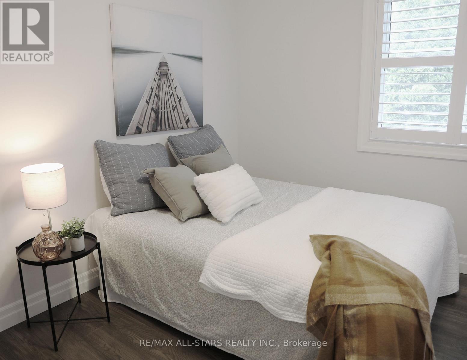 29 Patrick Drive, Aurora, ON - Indoor Photo Showing Bedroom