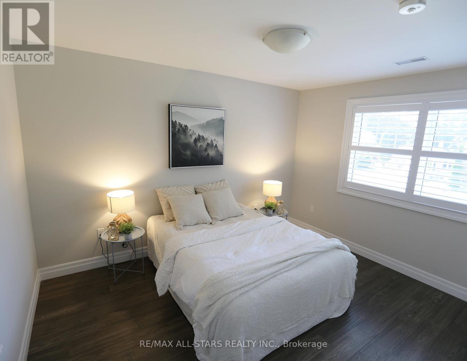 29 Patrick Drive, Aurora, ON - Indoor Photo Showing Bedroom