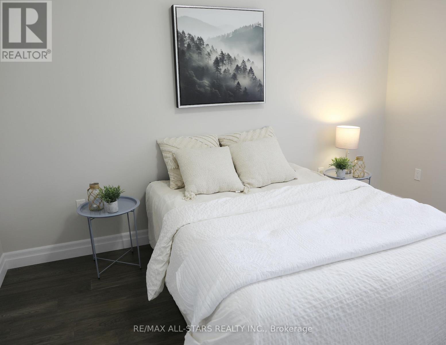 29 Patrick Drive, Aurora, ON - Indoor Photo Showing Bedroom