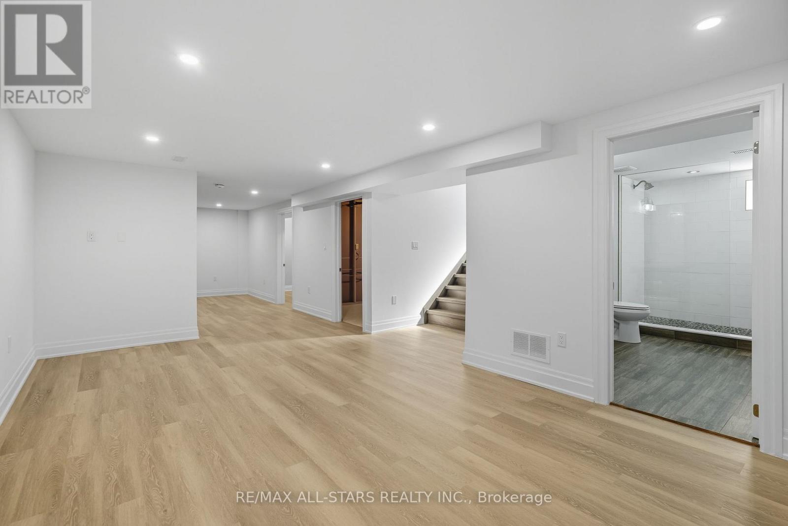 29 Patrick Drive, Aurora, ON - Indoor Photo Showing Other Room